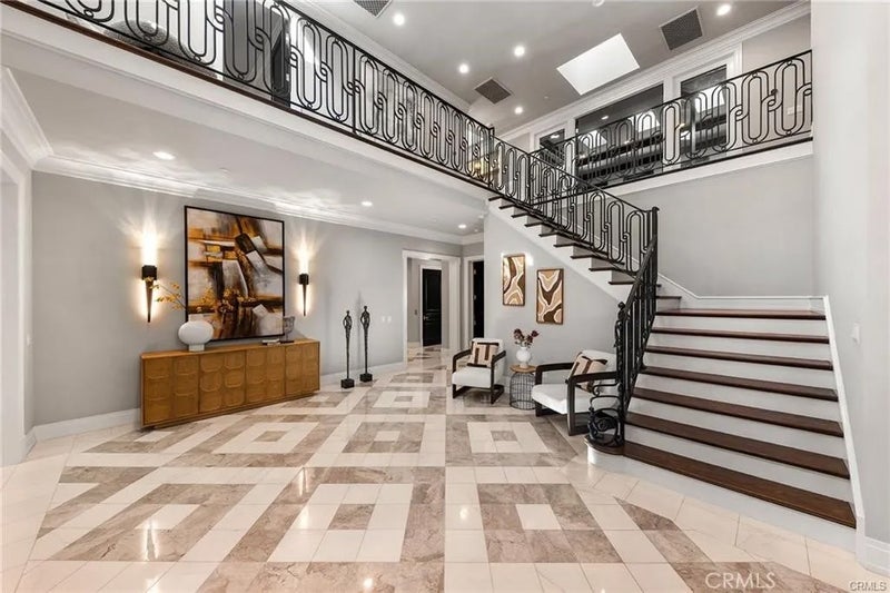 81 Hacienda Drive