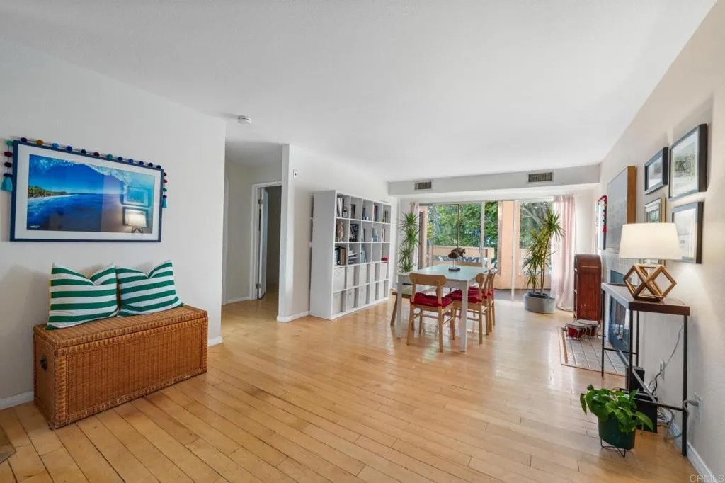 7228 Camino Degrazia 271