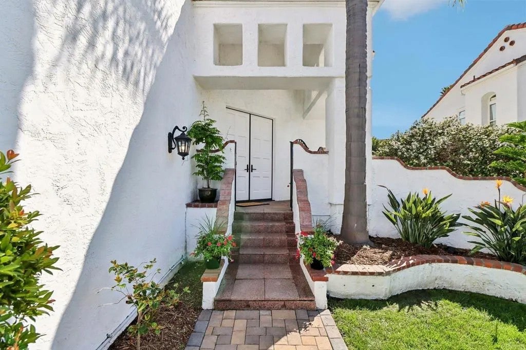 Photo of 4923 Amador Drive, Oceanside, CA 92056 (MLS # NDP2606270)