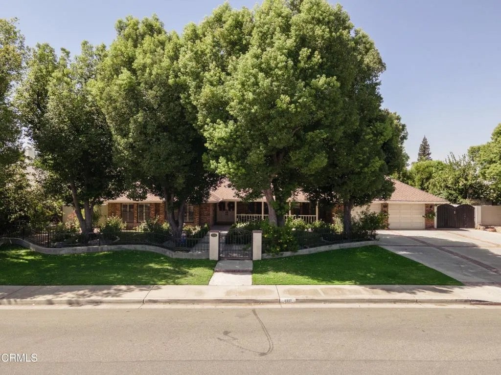2201 Haggin Oaks Boulevard