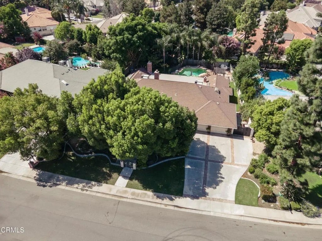 2201 Haggin Oaks Boulevard