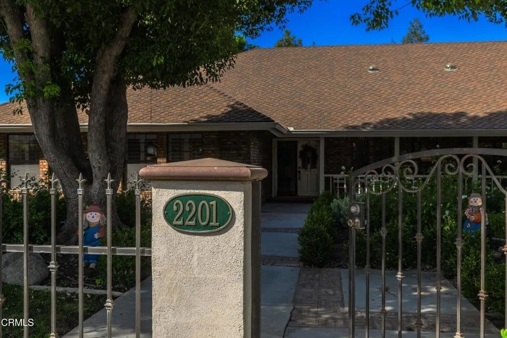 2201 Haggin Oaks Boulevard