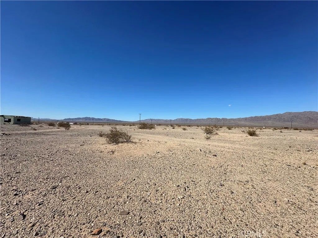 Photo of 1 Screech Owl, 29 Palms, CA 92277 (MLS # SW25271944)