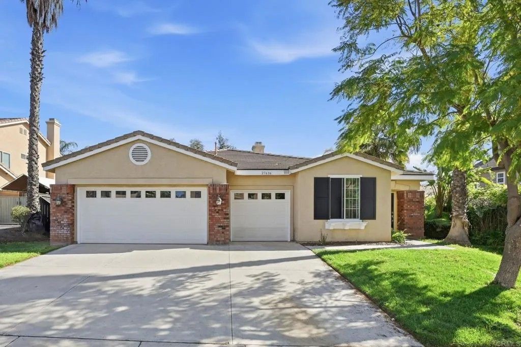 Photo of 27636 Brentstone Way, Murrieta, CA 92563 (MLS # NDP2602822)