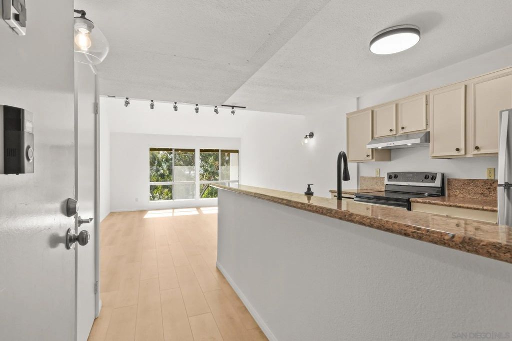 Photo of 6191 Rancho Mission Rd #315, San Diego, CA 92108 (MLS # 250042736)