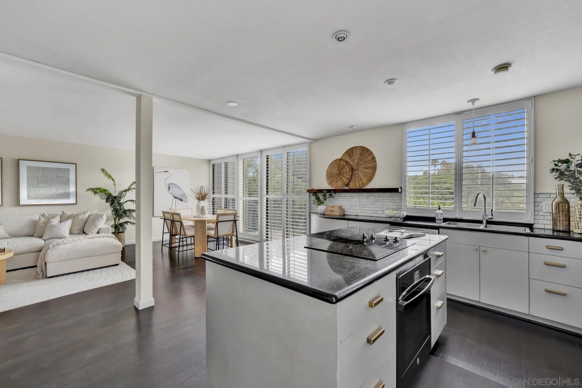675 S Sierra Ave 40