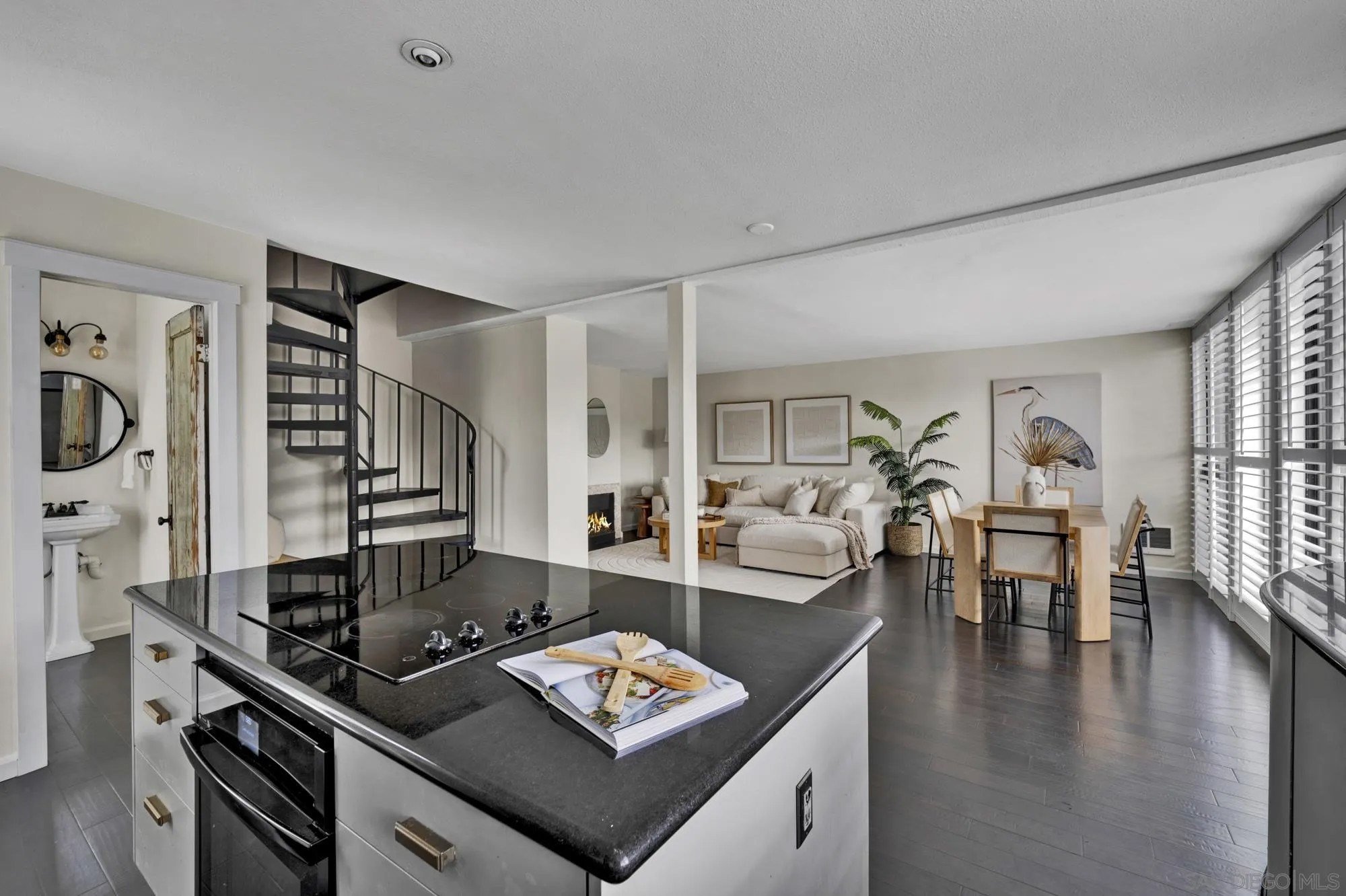 675 S Sierra Ave 40