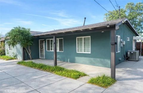 Photo of 5216 N Roxburgh Ave, Azusa, CA 91702 (MLS # IN26055093)