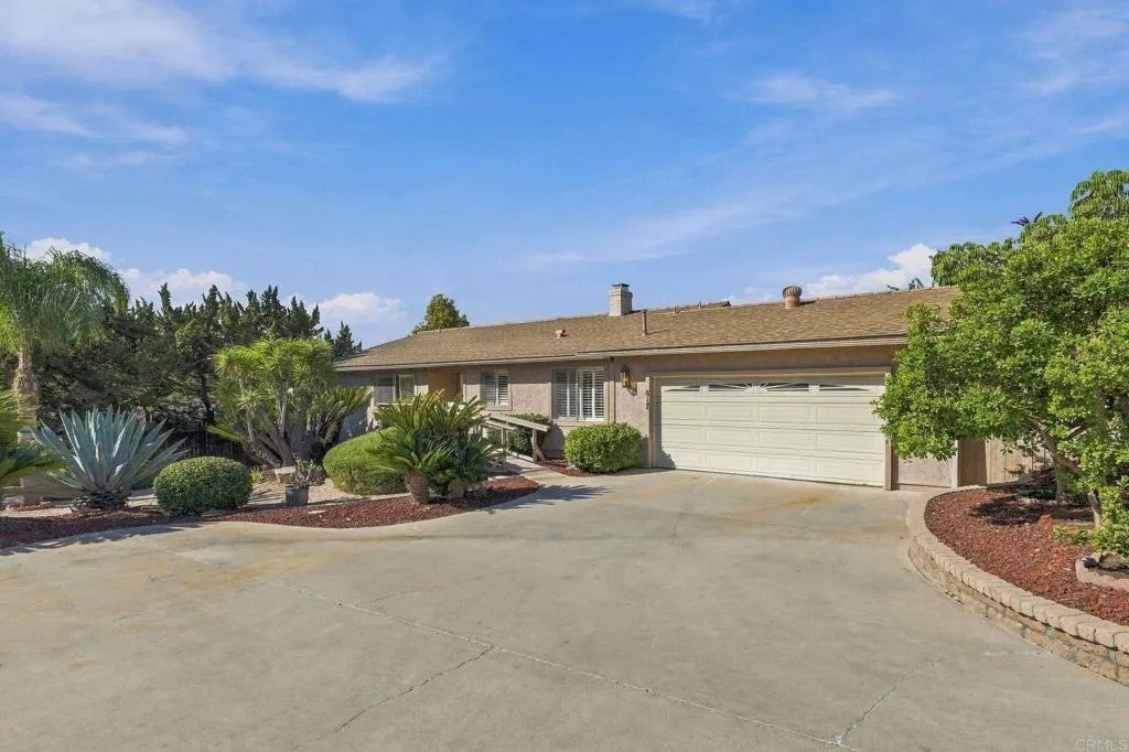 817 Crescent Drive