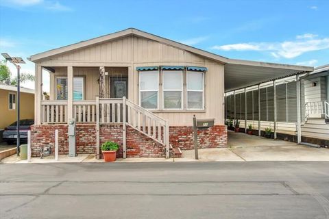 Photo of 22 Oriole Lane, Oceanside, CA 92057 (MLS # NDP2603514)