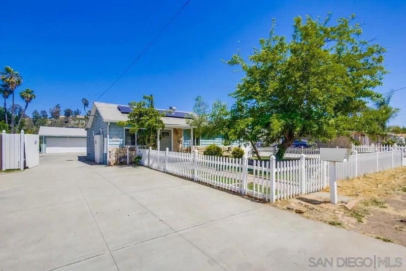 8749 Cottonwood Avenue