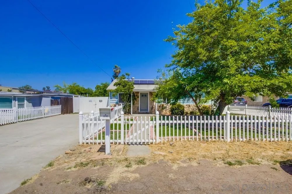 8749 Cottonwood Avenue