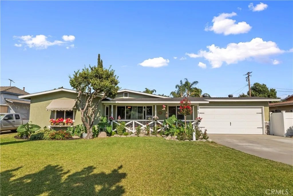 128 N Walnuthaven Drive