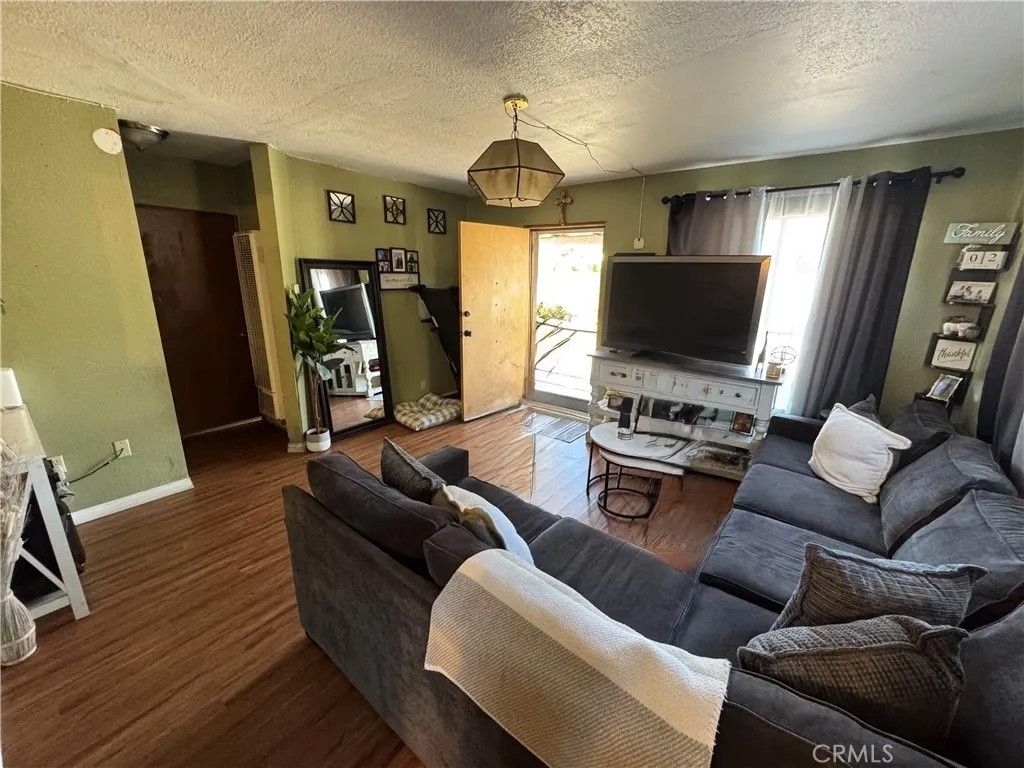 Photo of 129 Smilax Rd, #31 Rd, Vista, CA 92081 (MLS # SW25215151)
