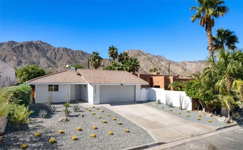 Photo of 54905 Avenida Diaz, La Quinta, CA 92253 (MLS # OC26006891)