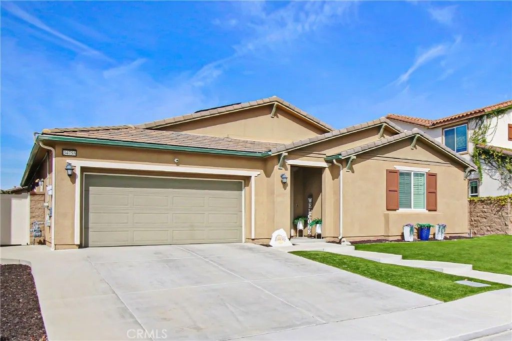 Photo of 34755 Myoporum Ln, Murrieta, CA 92563 (MLS # SW26069579)