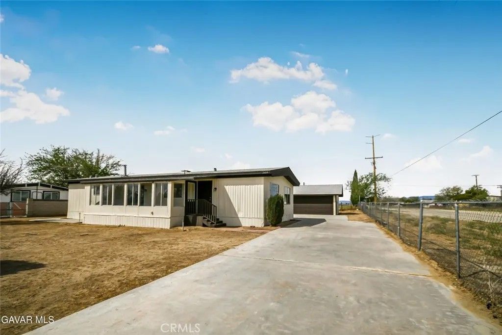 Photo of 2489 55th Street West St, Rosamond, CA 93560 (MLS # SR26071881)