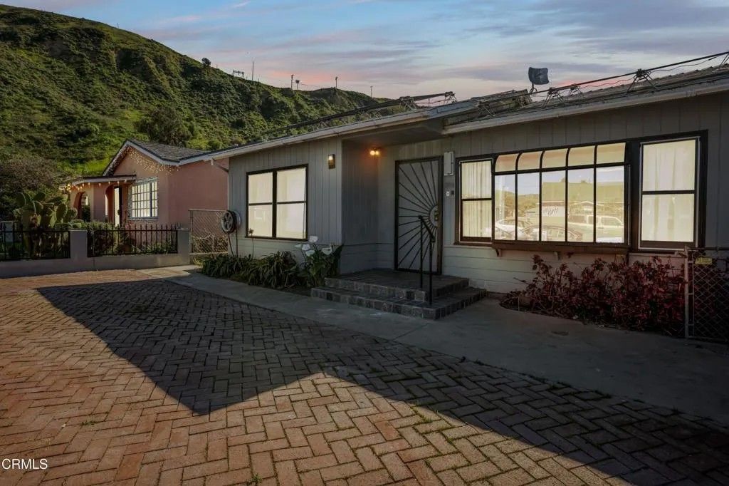 Photo of 184 Kellogg Street, Ventura, CA 93001 (MLS # V1-34574)