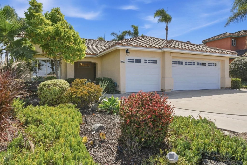 Photo of 1220 Darwin Dr, Oceanside, CA 92056 (MLS # 260022759)