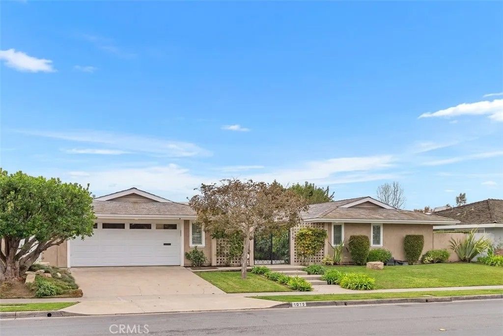Photo of 1015 Nottingham Road, Newport Beach, CA 92660 (MLS # SW25280834)