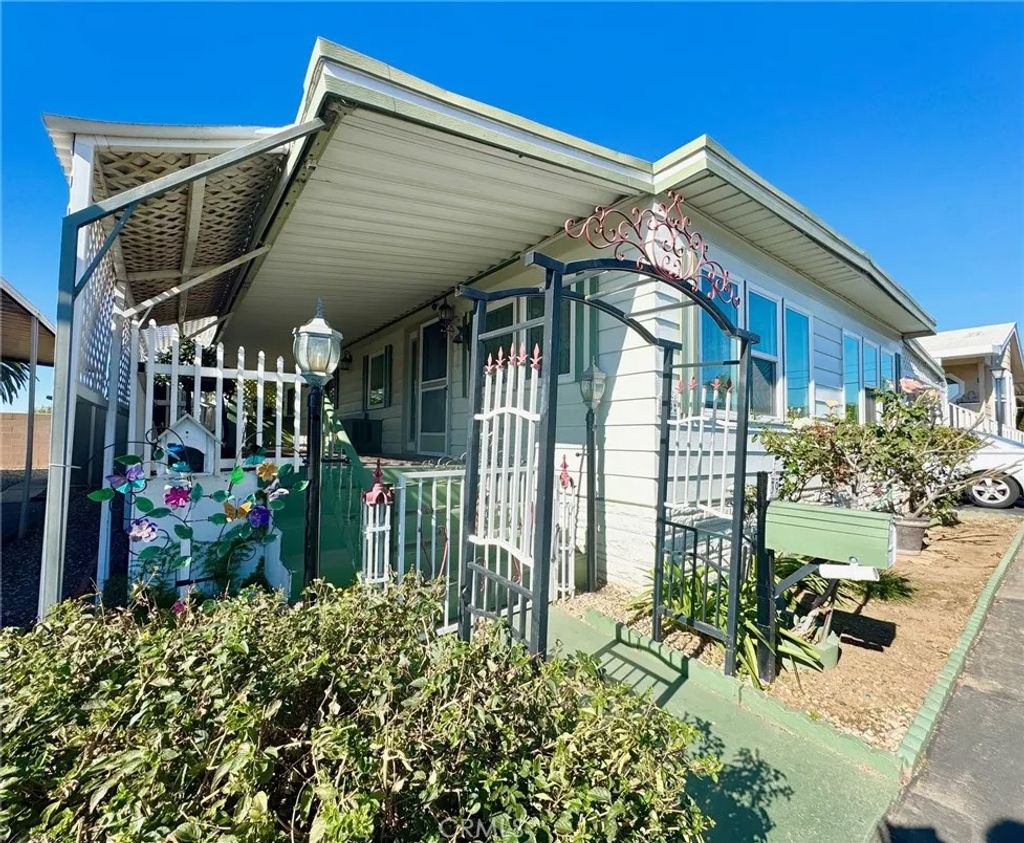 Photo of 1630 W Covina Blvd #39, San Dimas, CA 91773 (MLS # CV25272934)