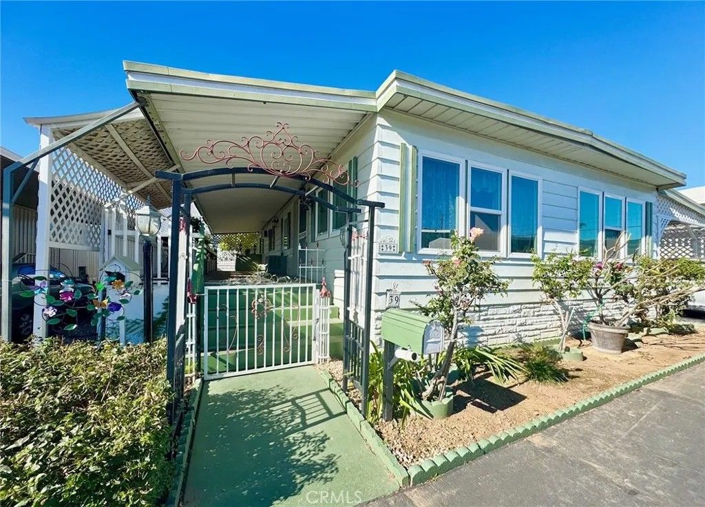 Photo of 1630 W Covina Blvd #39, San Dimas, CA 91773 (MLS # CV25272934)