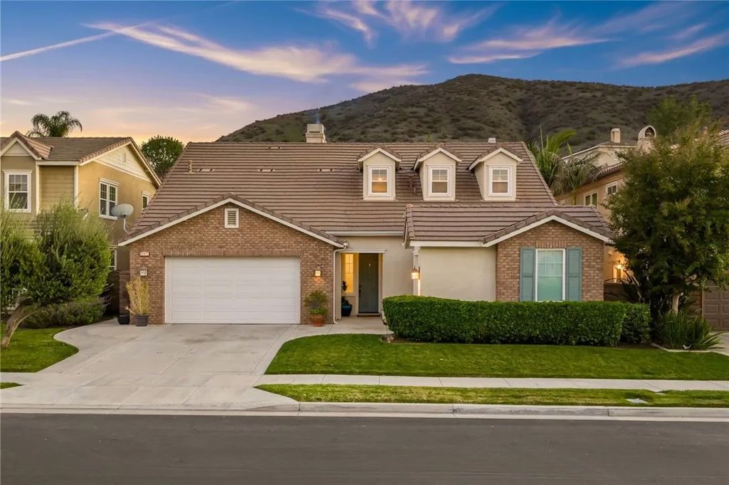 Photo of 35477 Suncrest Dr, Lake Elsinore, CA 92532 (MLS # SW25267109)