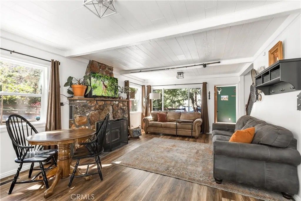 Photo of 185 Spruce Ln, Sugarloaf, CA 92386 (MLS # SW26078448)