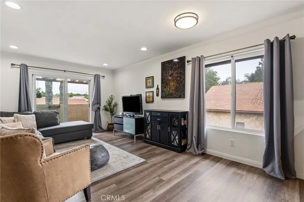 799 Gianni Drive 210