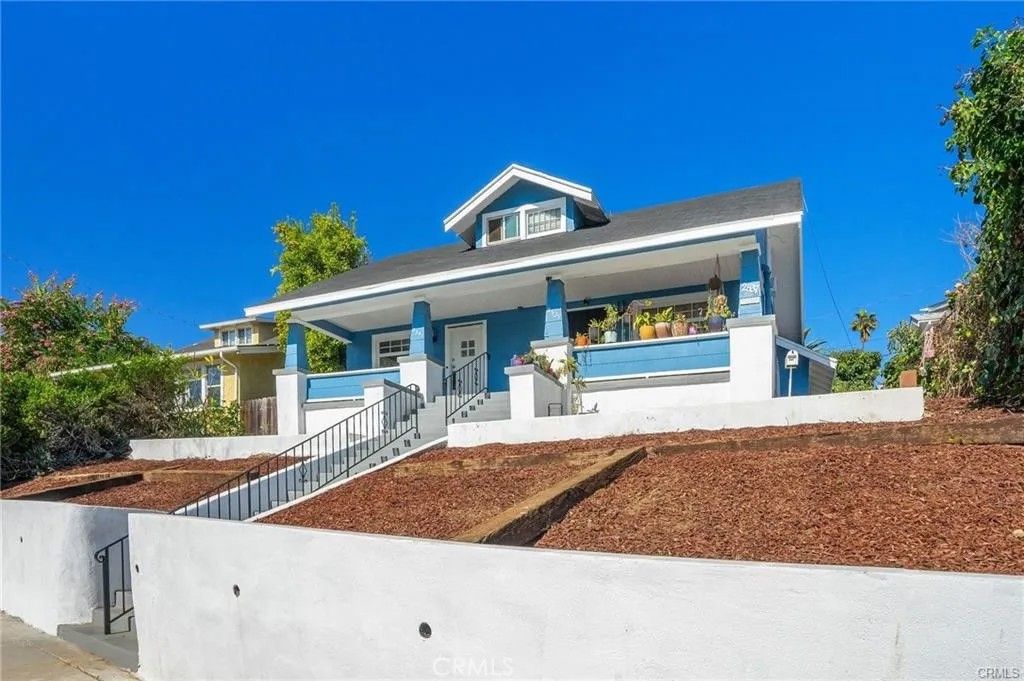 Photo of 2537 Elsinore St, Silver Lake, CA 90026 (MLS # MB26020418)