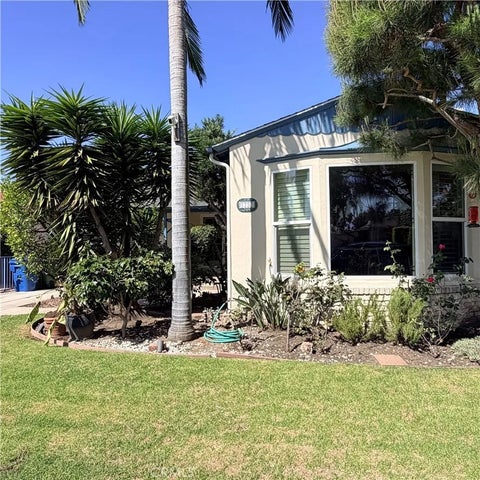 Photo of 1733 S Corning ST, Los Angeles, CA 90035 (MLS # SR26208111)