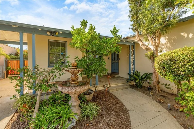 1733 S Corning