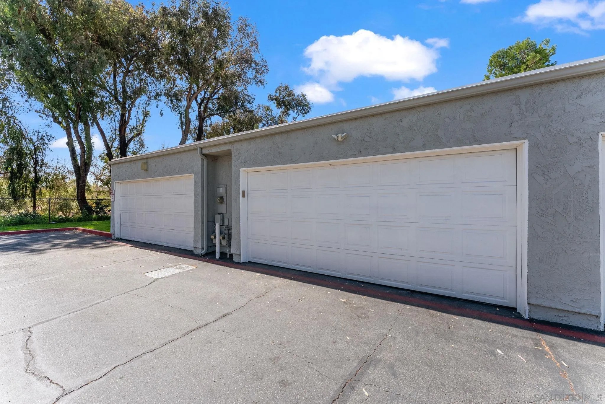 9401 Carlton Oaks Drive E