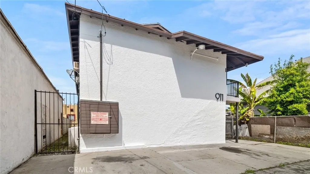 Photo of 911 E 10th Street, Long Beach, CA 90813 (MLS # PW25271567)