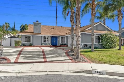 Photo of 27800 Parkvale Drive, Santa Clarita, CA 91350 (MLS # P1-26266)