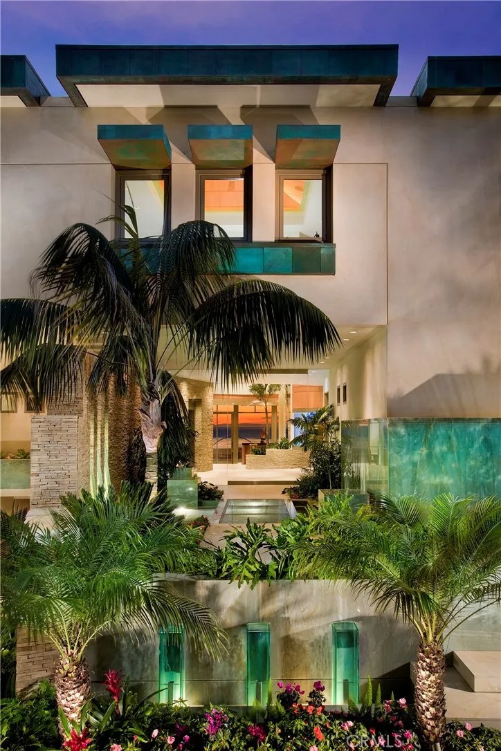 18 Ritz Cove
