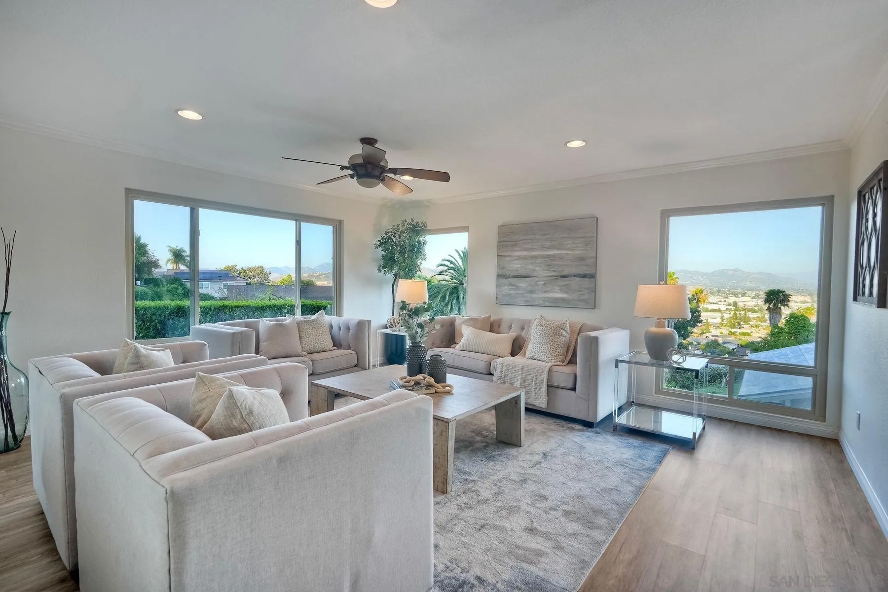 1605 Swallow Dr