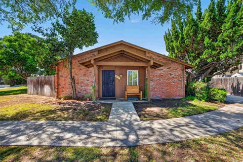 Photo of 8318 Panorama Ridge Ct, Spring Valley, CA 91977 (MLS # 260020919)