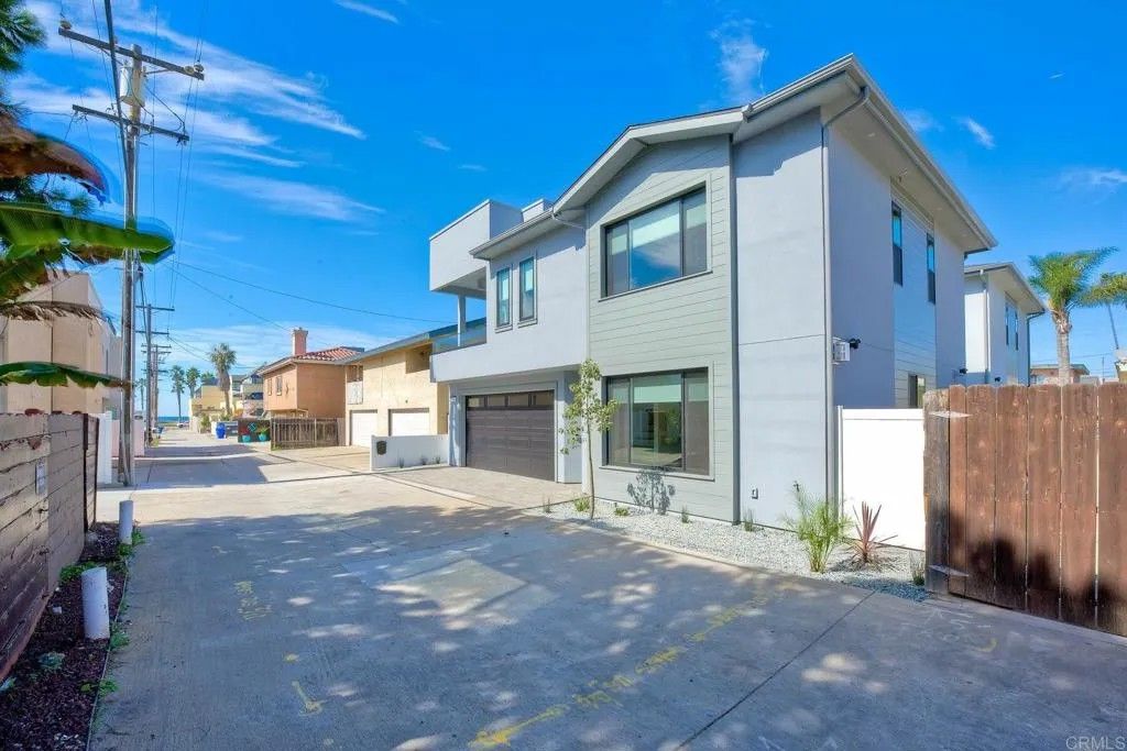 Photo of 171 Evergreen Ave, Imperial Beach, CA 91932 (MLS # PTP2507177)