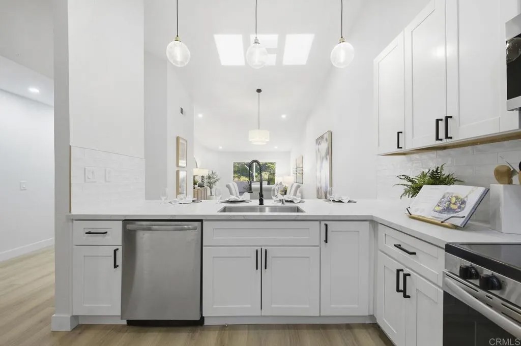 18023 Avenida Alozdra