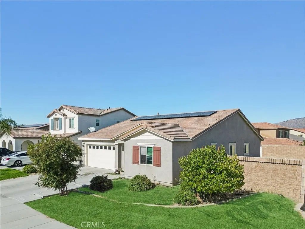 Photo of 823 Wilde Ln, San Jacinto, CA 92583 (MLS # IV25265675)