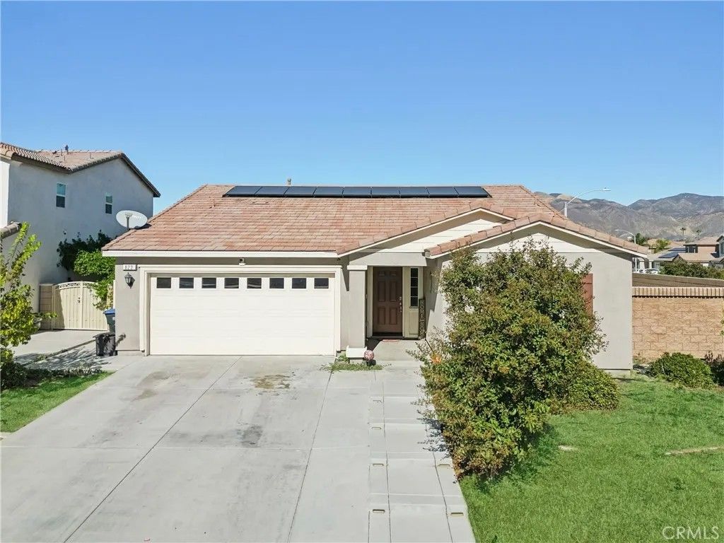 Photo of 823 Wilde Ln, San Jacinto, CA 92583 (MLS # IV25265675)