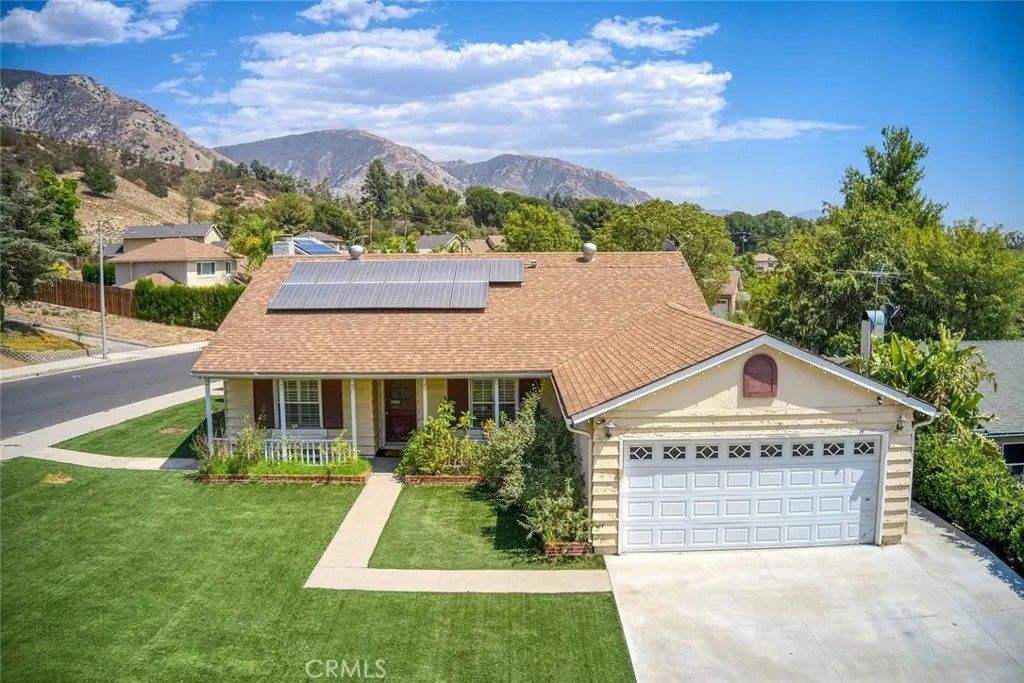 Photo of 14022 Arlee, Sylmar, CA 91342 (MLS # SR25260957)
