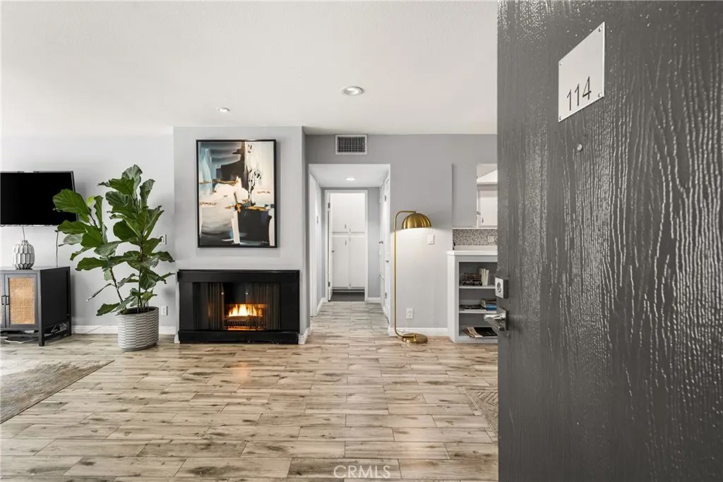 1351 N Crescent Heights 114