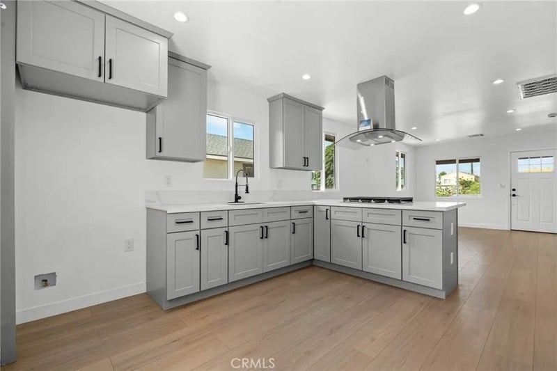 3818 Crawford