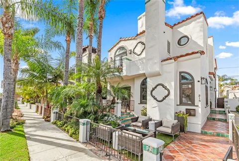 Photo of 215 Glendora Ave, Long Beach, CA 90803 (MLS # OC26037028)