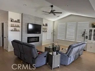 2385 Stearns