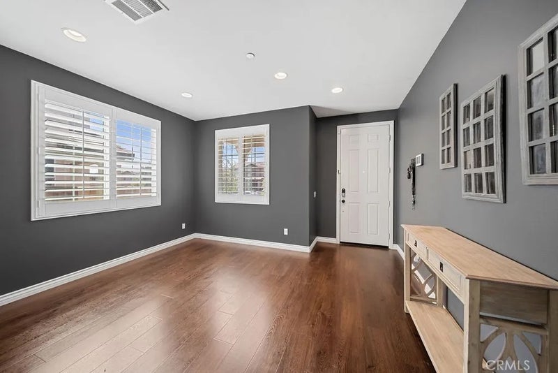 17582 Comfrey Dr.