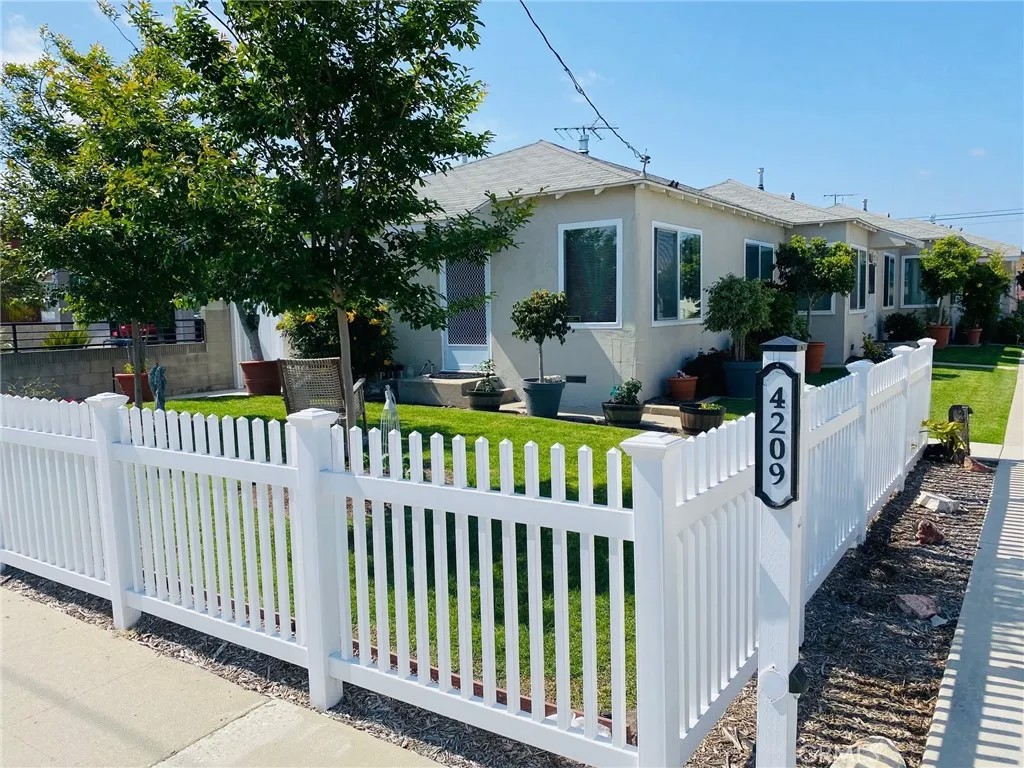 4209 W 139th