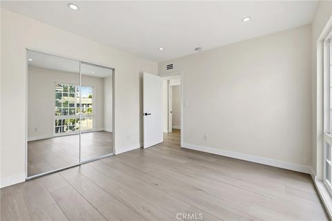 Tiny photo for 9233 Swinton Avenue, North Hills, CA 91343 (MLS # SR25273262)